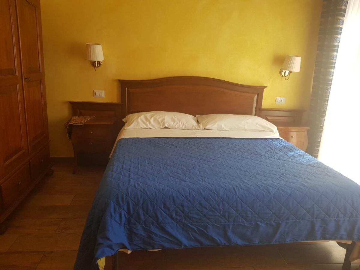 3 Lati Di Pitagora B&B Rome Bagian luar foto